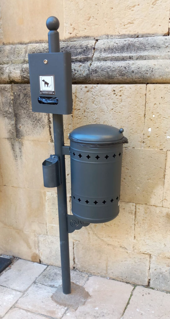 fornitura_dog_dispenser_raccolta_deiezioni_centro_storico_buste_cani_posacenere