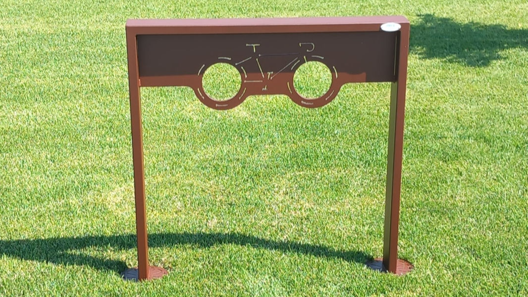 b335_portabiciclette_laser_design_bike_archetto_corten_singolo_solido